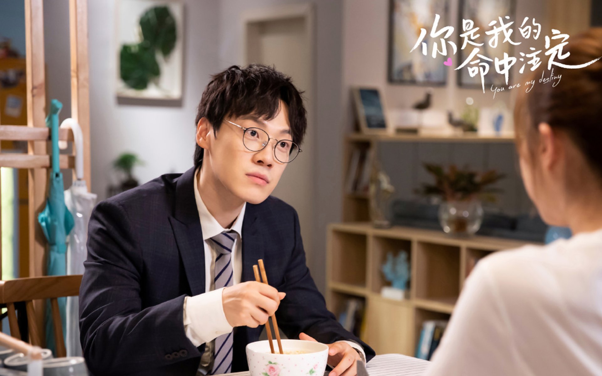 开云体育app-绿茵棋盘与紫金战场，跨越运动的胜利方程式